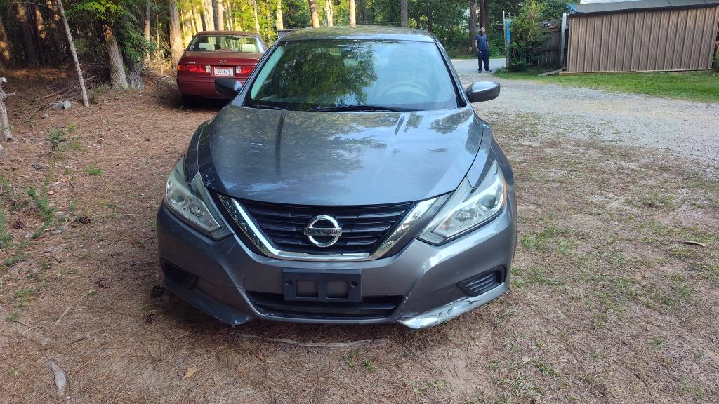 2016 Nissan Altima 2.5 S's photo